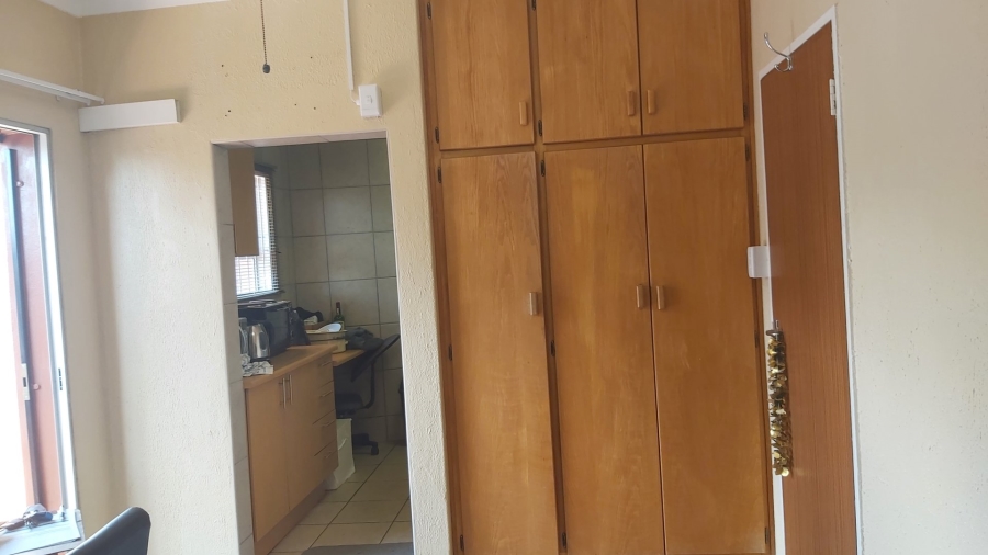 To Let 1 Bedroom Property for Rent in Langenhovenpark Free State